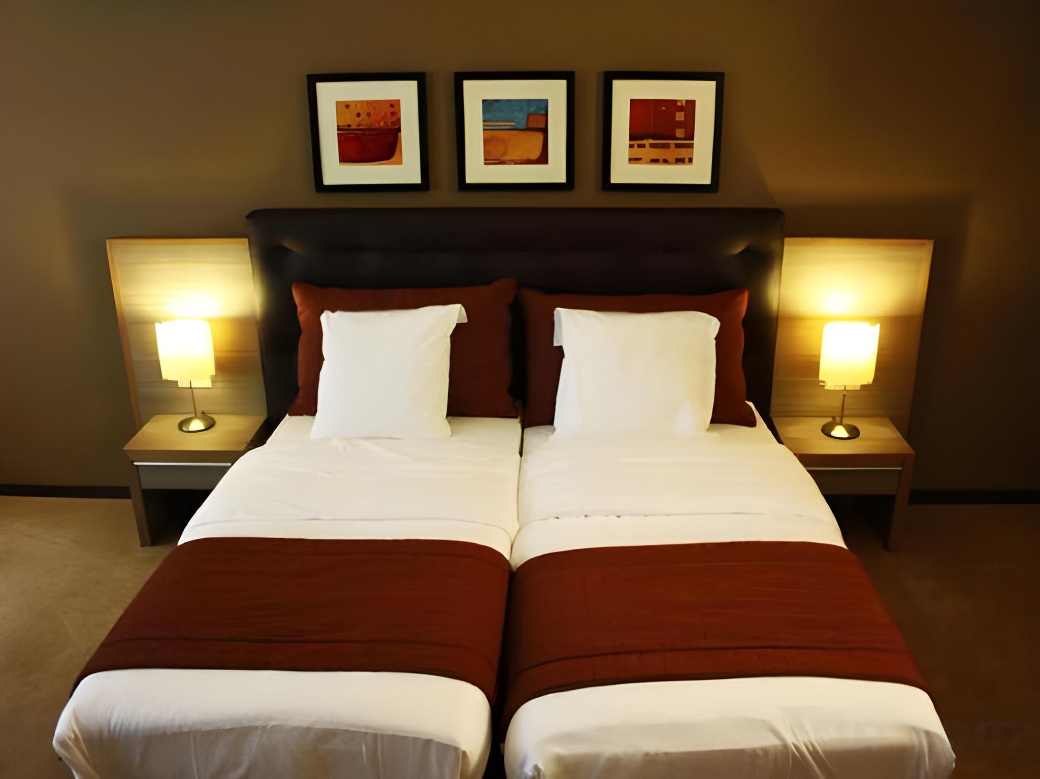 Plus, Executive, Twin Beds