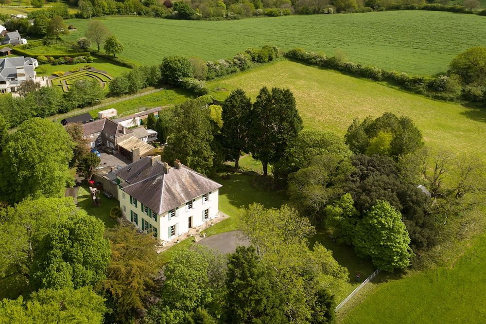 Elm Grove Country House 38/50