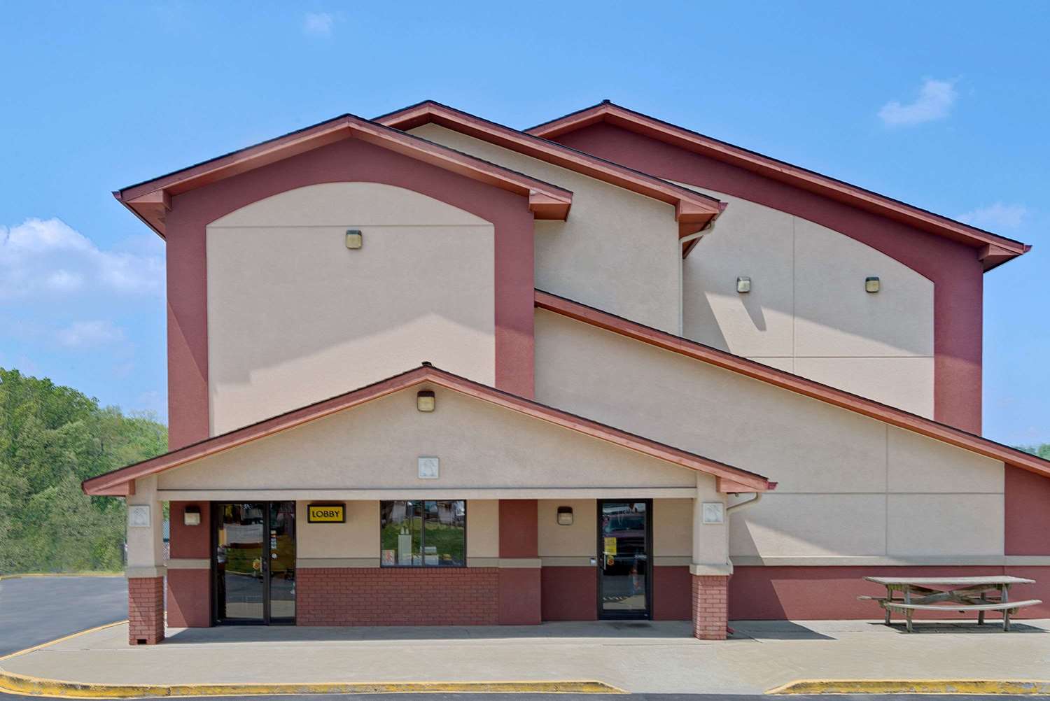 Super 8 By Wyndham Waynesburg 2/25