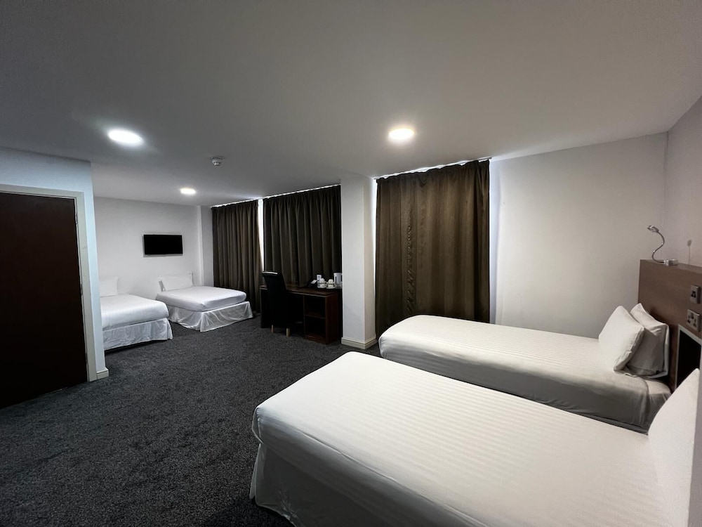Ox Hotel Manchester 7/34