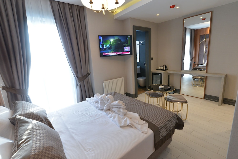Santra Hotel 4/33