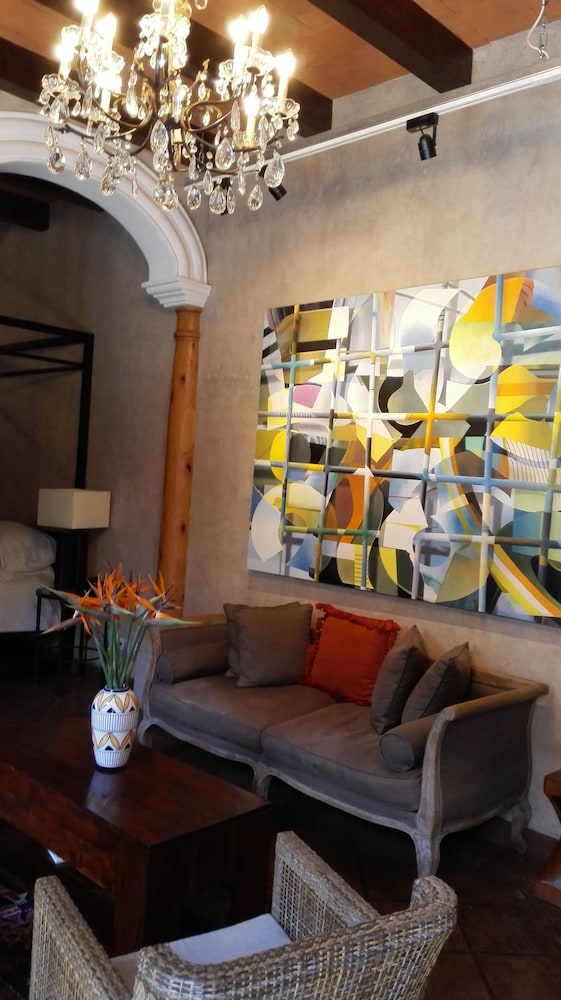 San Rafael Hotel 25/50