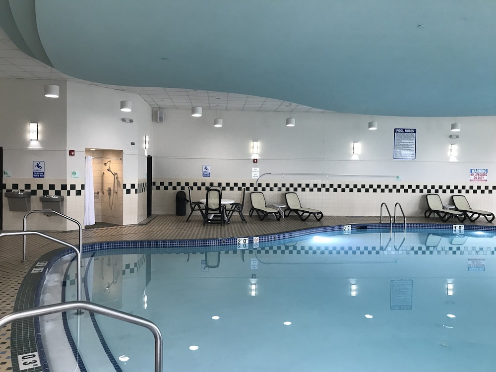 Holiday Inn & Suites Chicago Northwest - Elgin 5/62