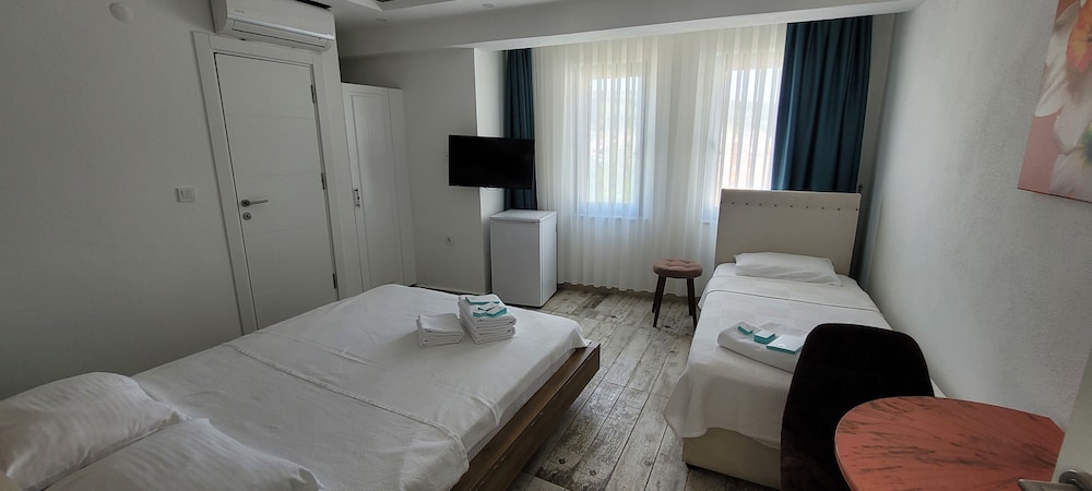 Tenes Otel 13/41