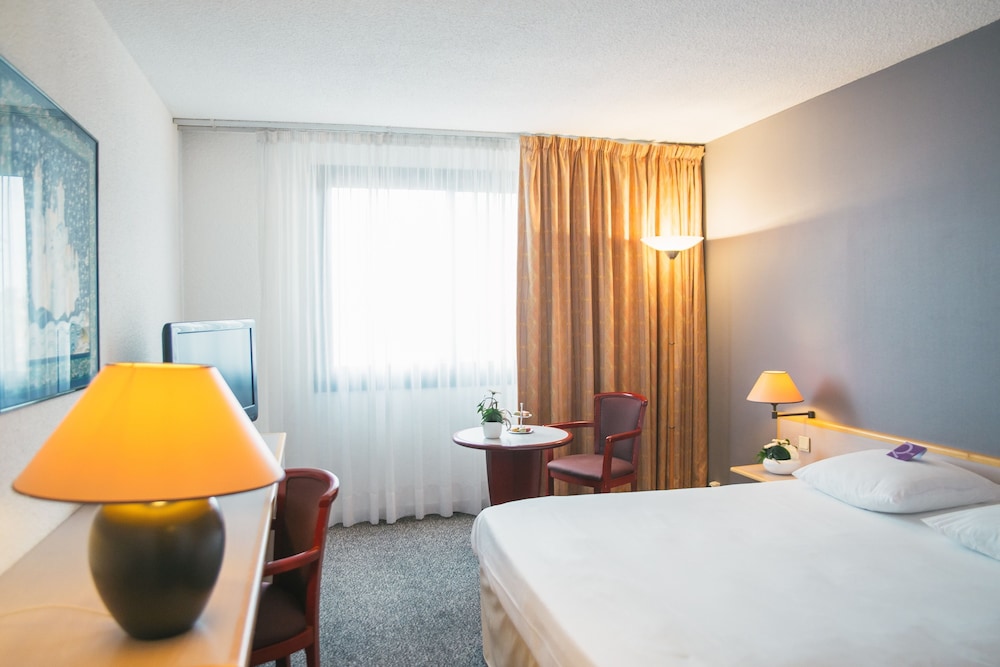 Mercure Angers Centre De Congres 15/65