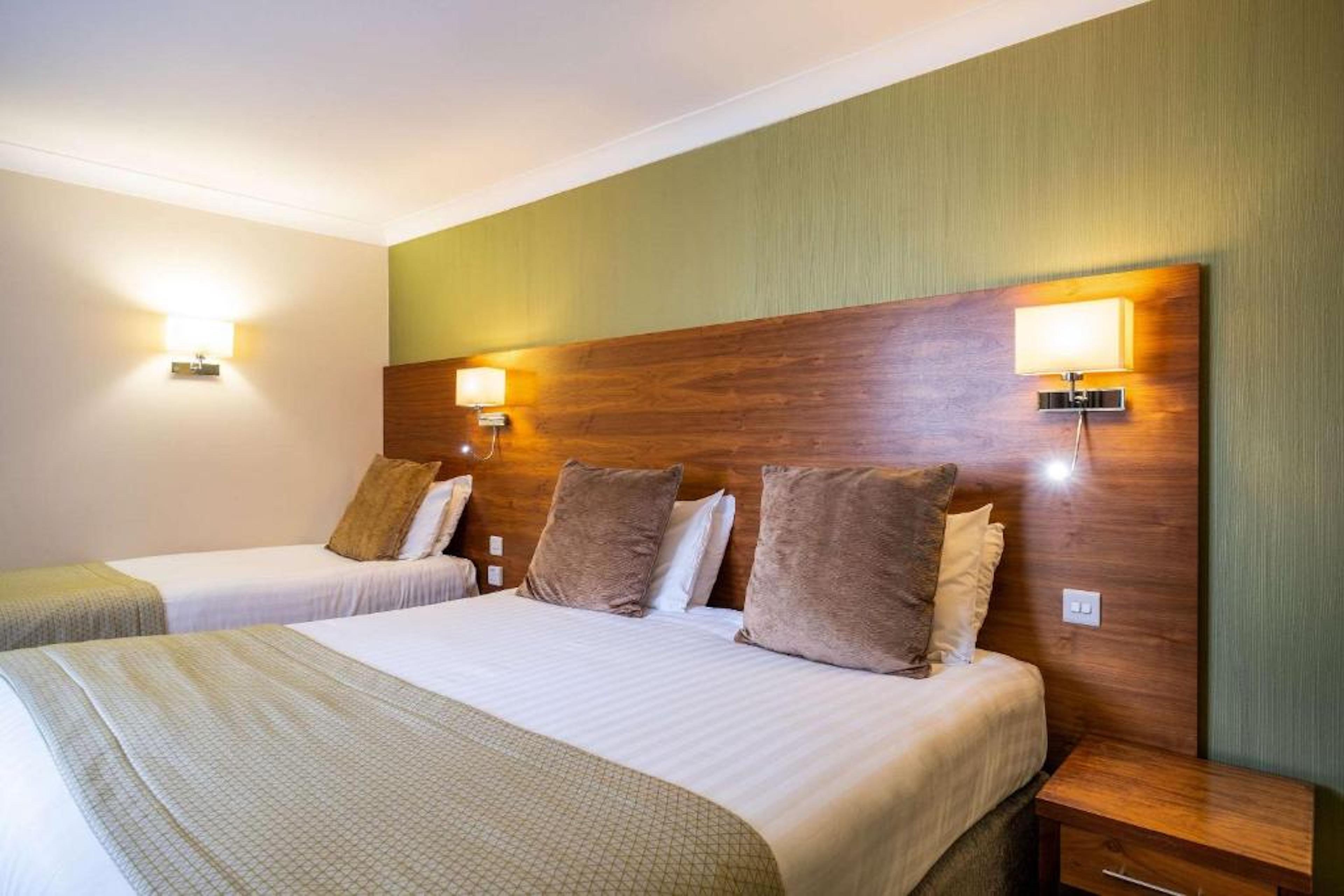 غرفة بريميوم بسرير كينج وسرير فردي، Clarion Hotel Newcastle South Boldon EN 2/3