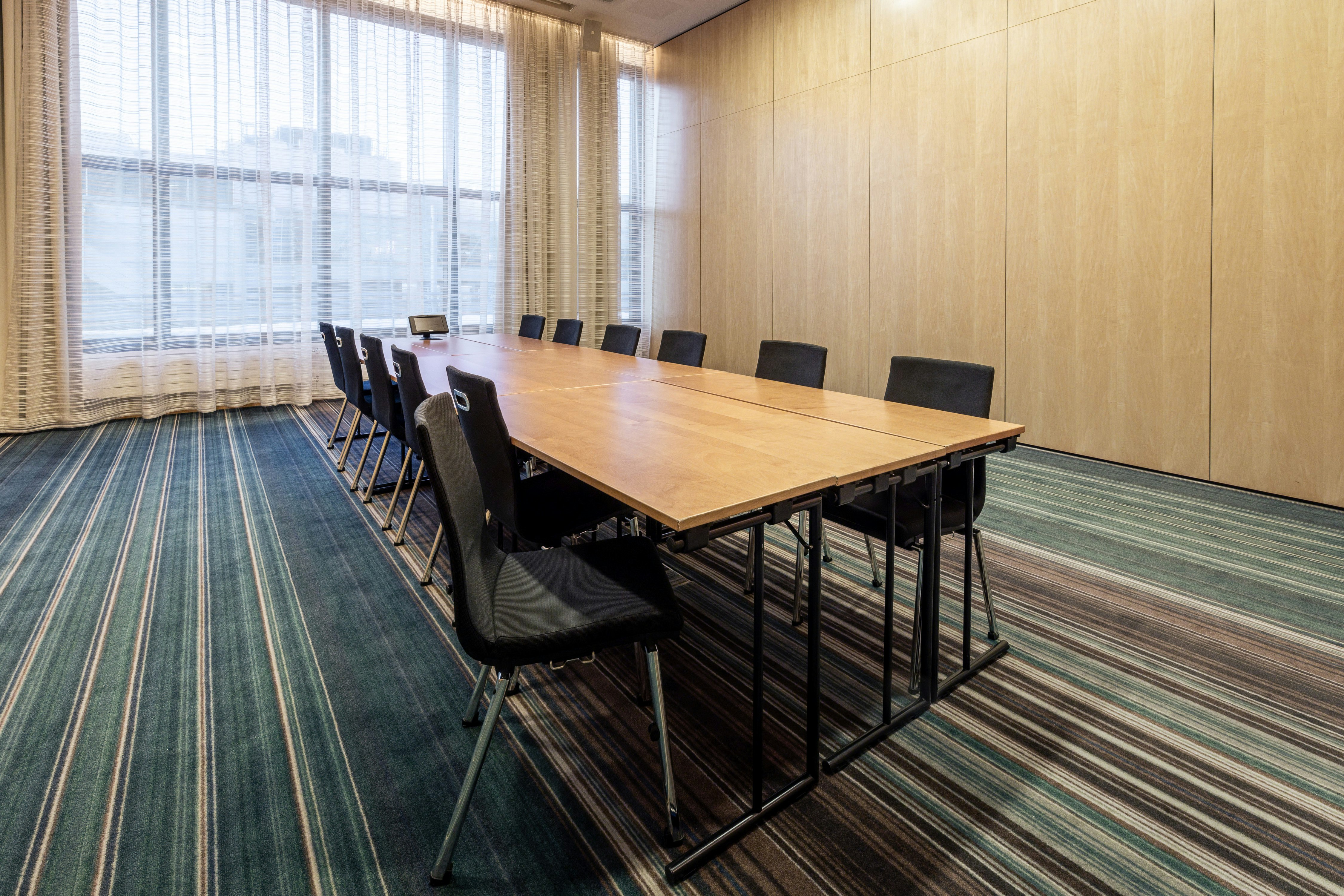 Hilton Helsinki Airport 46/48