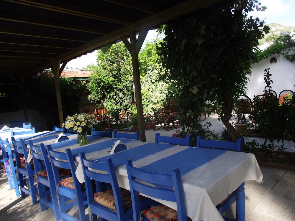 Dardanos Hotel 23/37