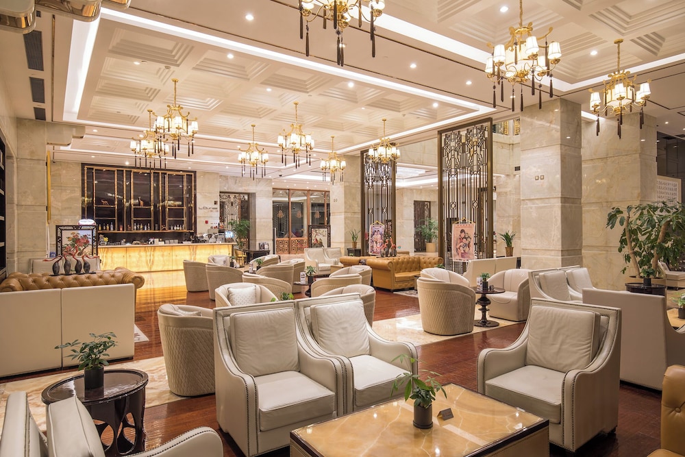 Royal Garden Hotel Shanghai 40/50