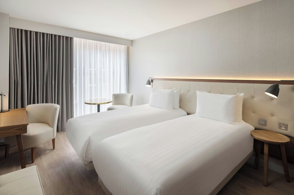 AC Hotel by Marriott Glasgow 15/50