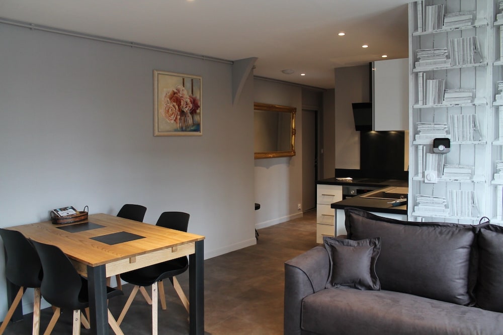 Hotel Du Dauphin Les Loges 32/50