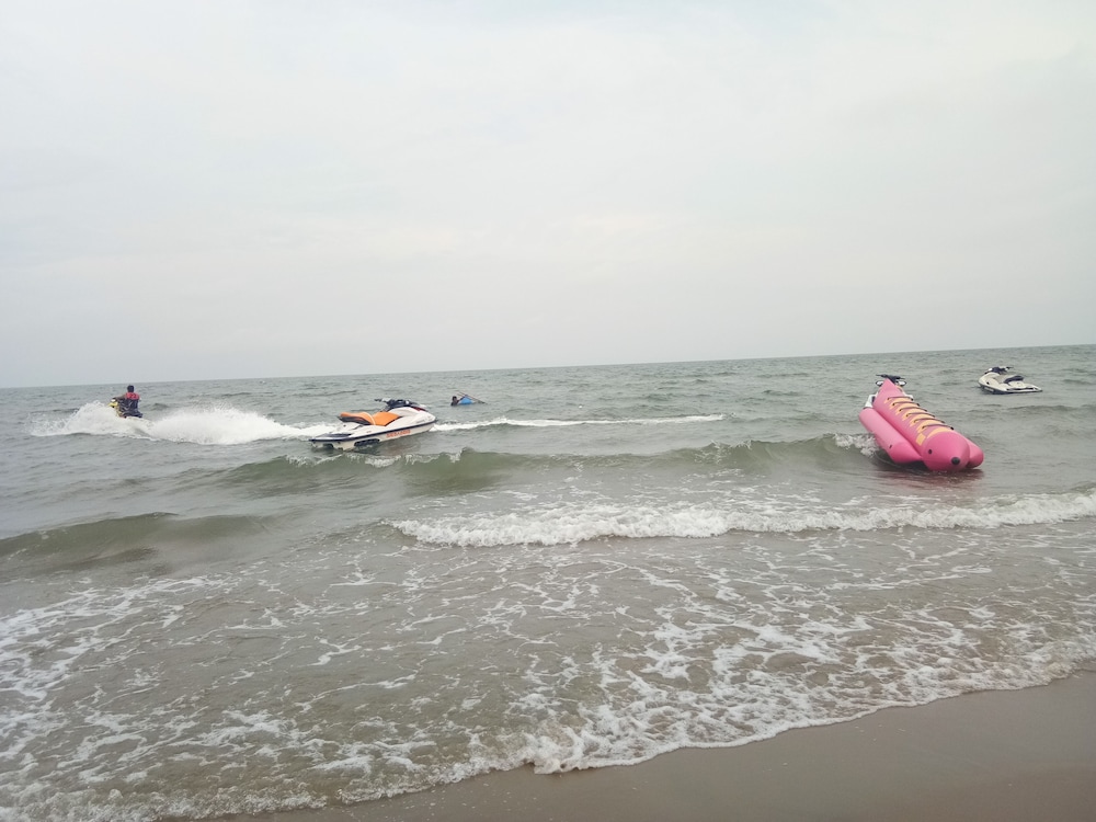 Front Beach Hotel 12/26
