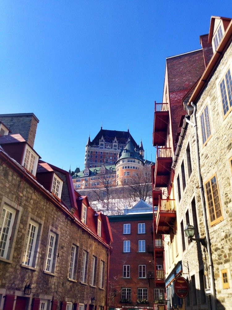 Chateau Bellevue Hotel 40/45