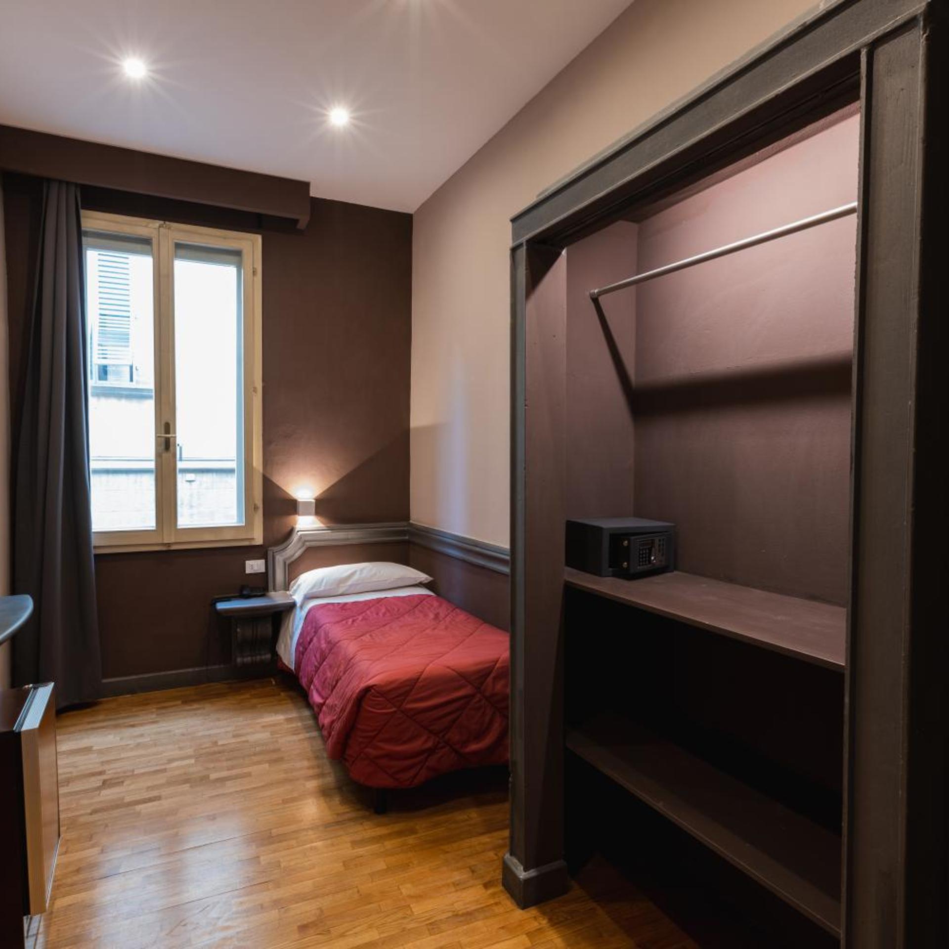 Room, Single