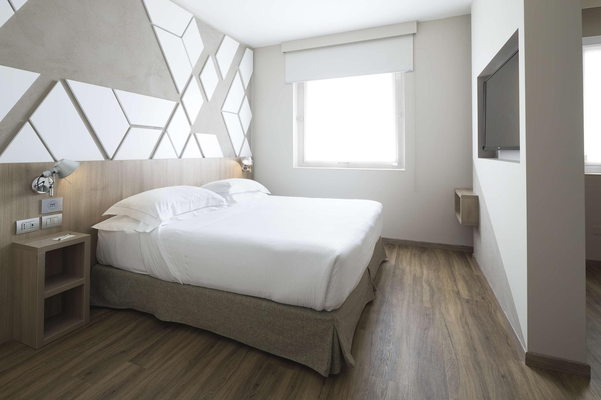 Executive, Multiple Beds