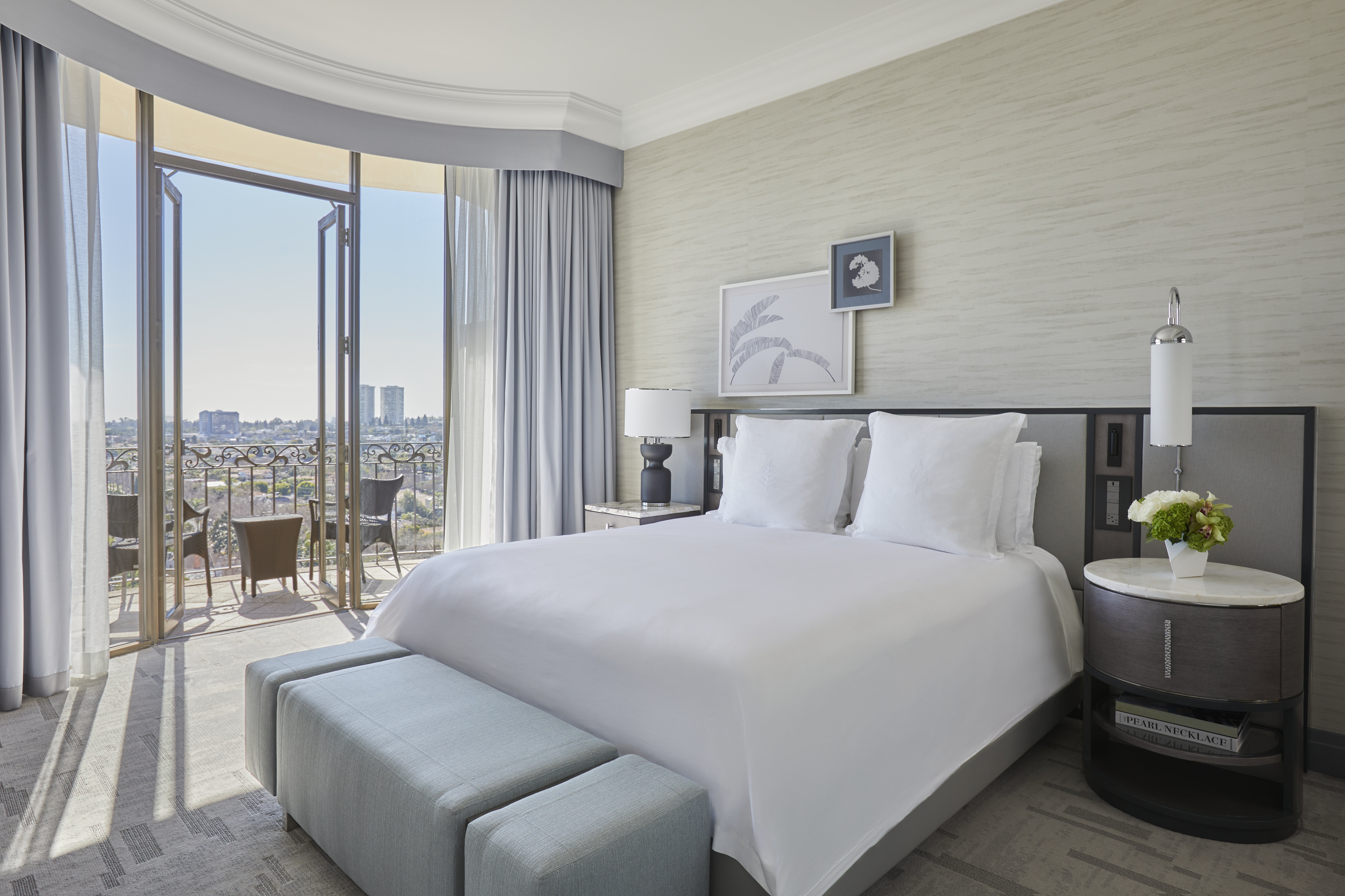 1 Bedroom, Beverly, Suite, King Bed, with View, Balcony