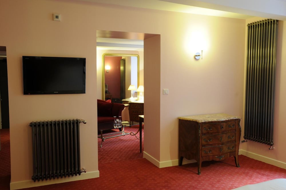 Hotel La Belle Meuniere 38/50