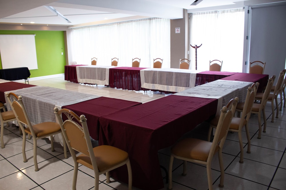 Diana Del Bosque Hotel 33/50