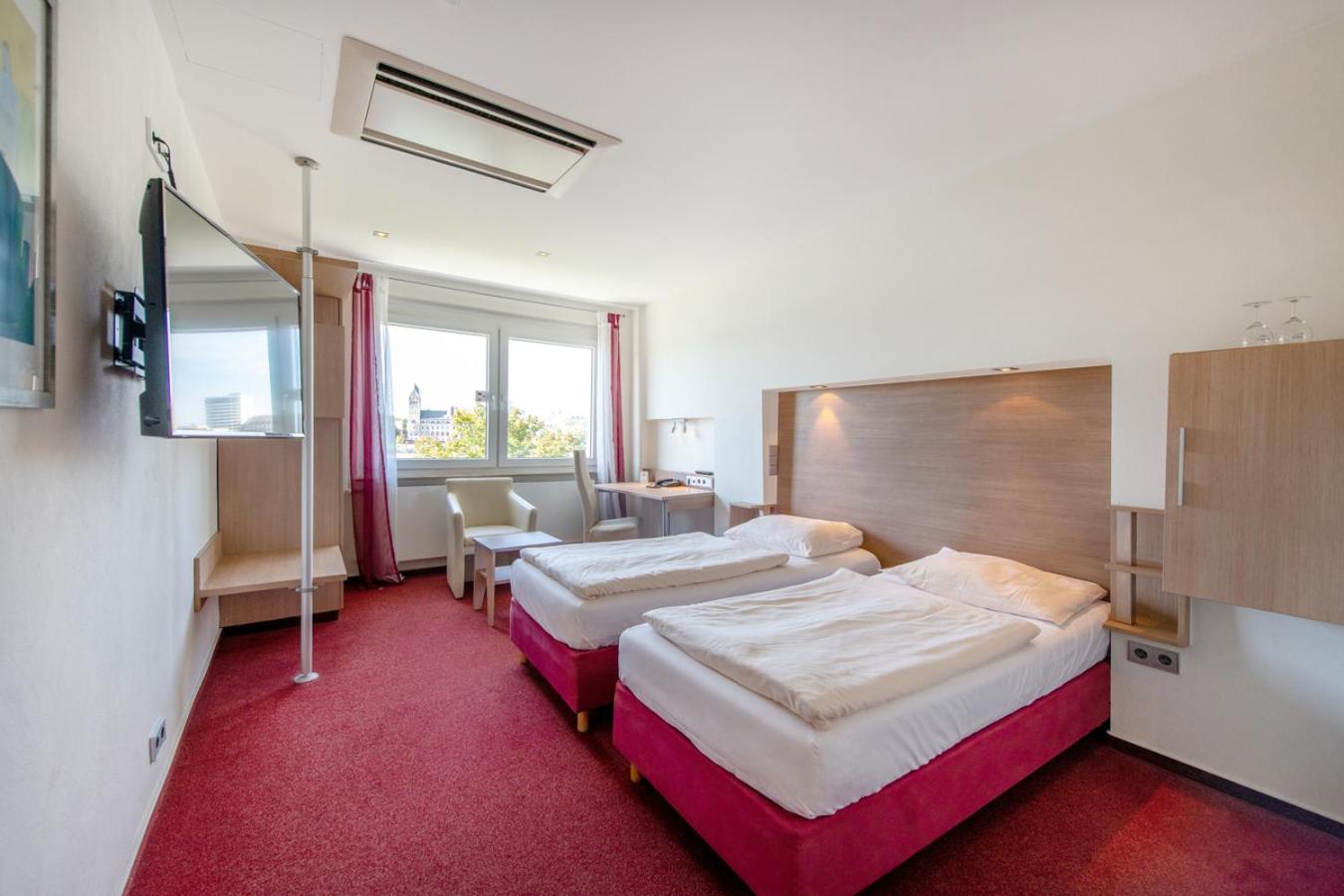 Room, Double Bed, River View