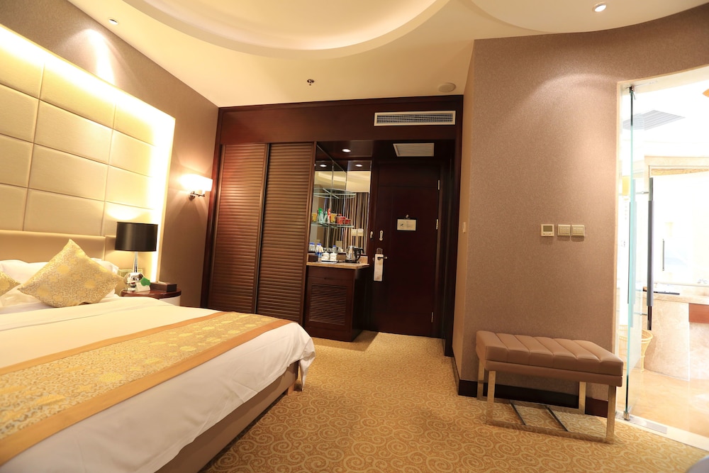 Golden Mountain International Hotel 11/49