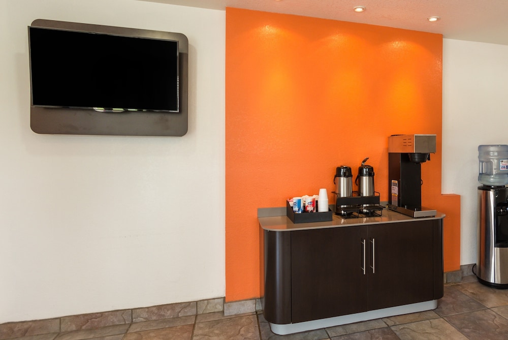 Americas Best Value Inn & Suites Humble 22/40