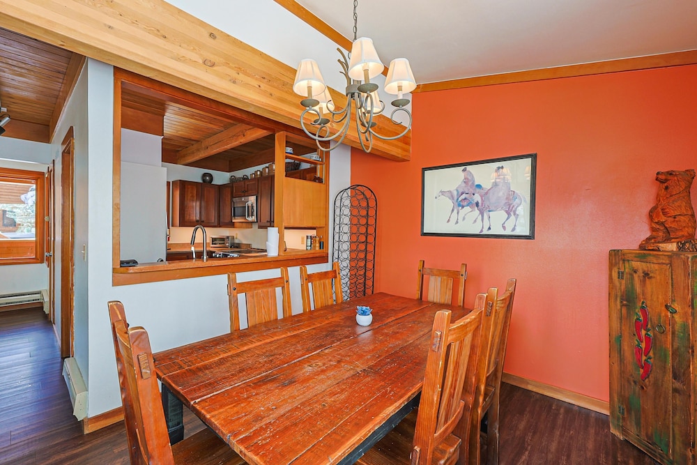 Tennis Townhome 2 Bed 2 5 Bath 41/50