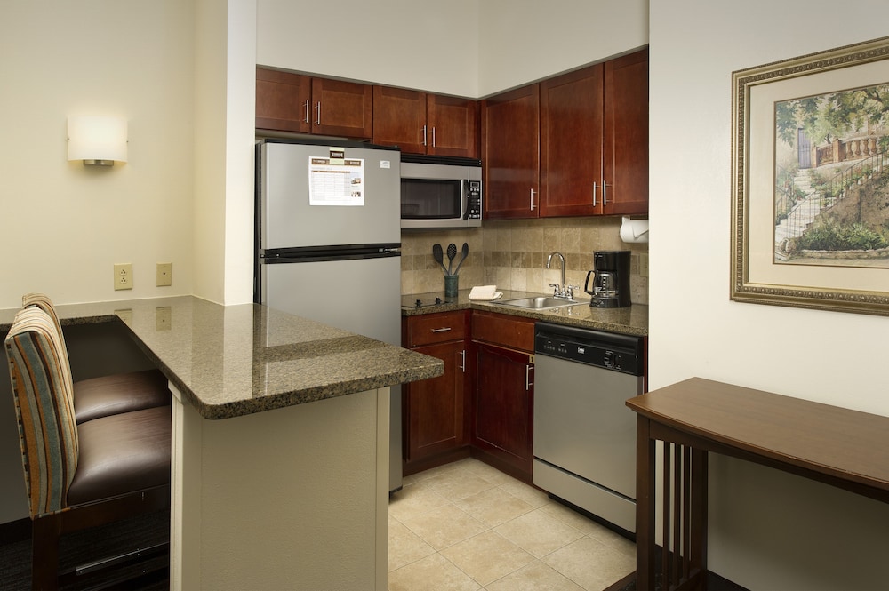 Staybridge Suites Baltimore Bwi Airport 38/54