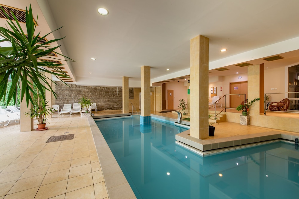 CE Quelle Hotel 18/41