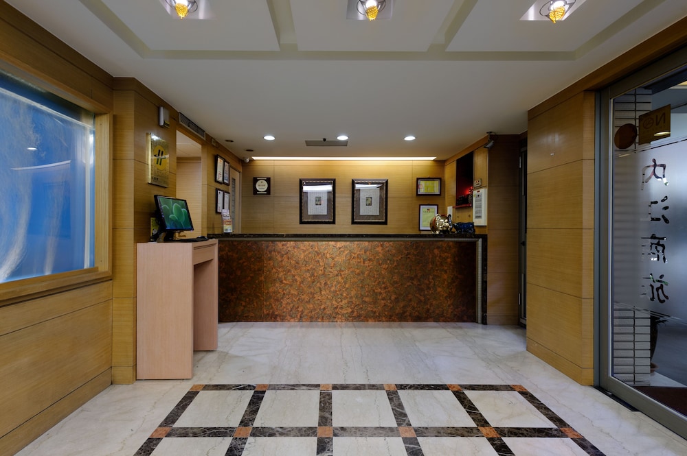Nei Jiang Hotel 5/38