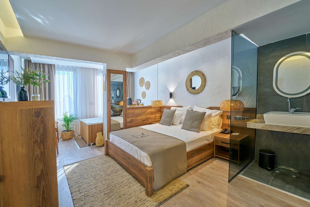 Der Inn Hotel Lara 35/58