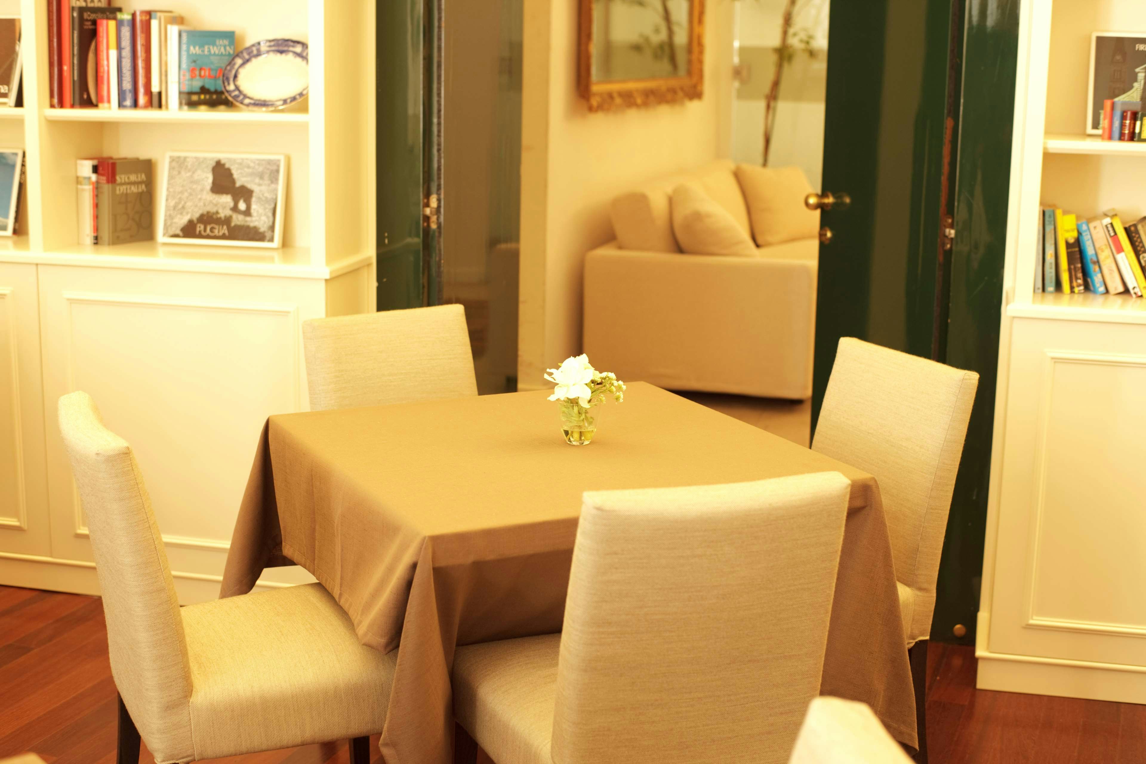 Accademia Hotel 8/15