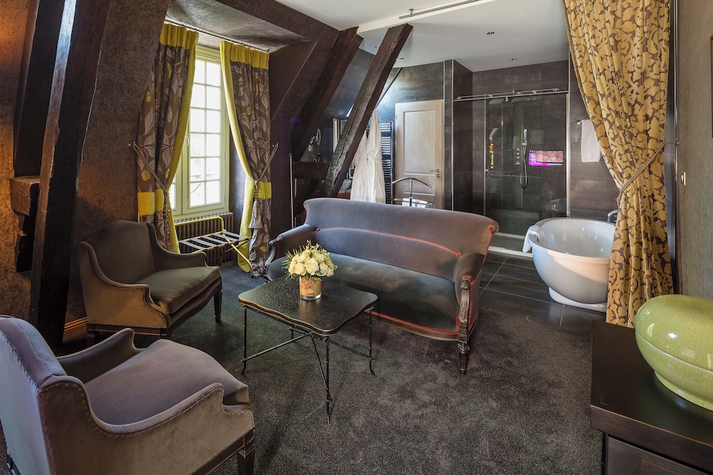 CHATEAU DE FERE HOTEL 28/50