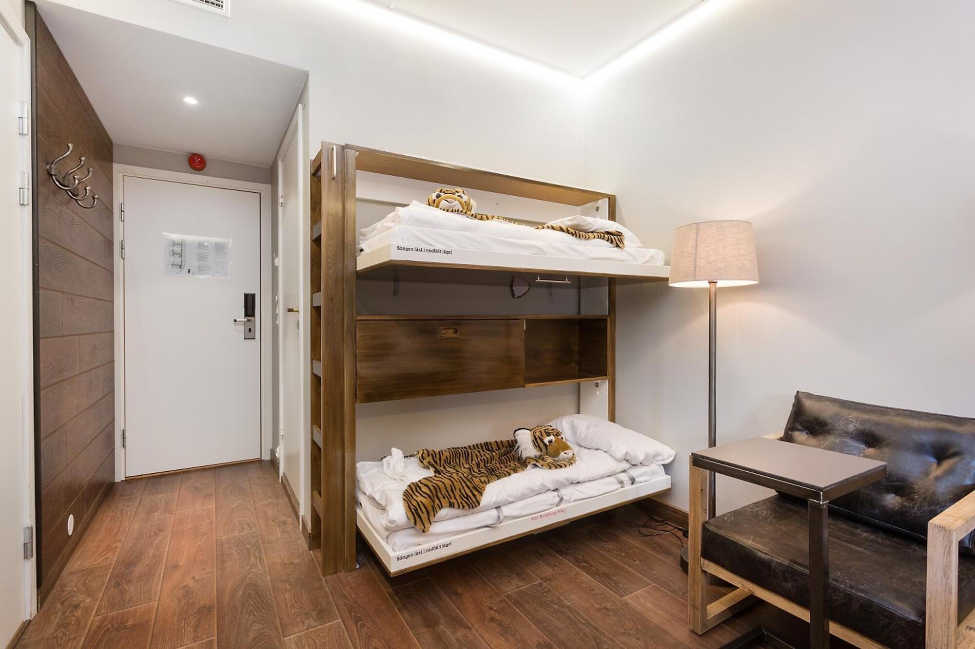 Room, 1 Queen and 1 Bunk Bed, Balcony