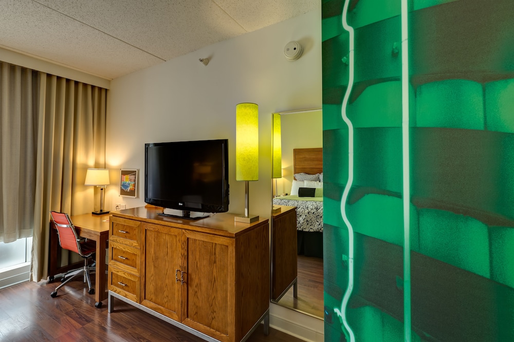 Hotel Indigo Columbus Architectural Center 6/80