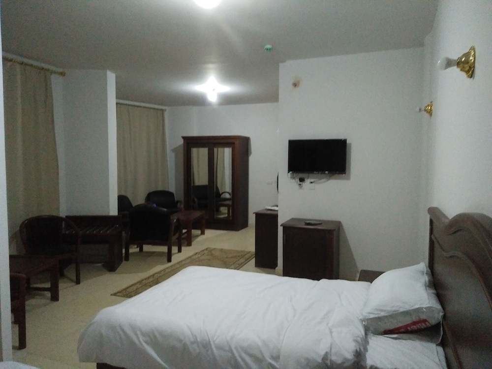 Royal Nj Hotel 14/37