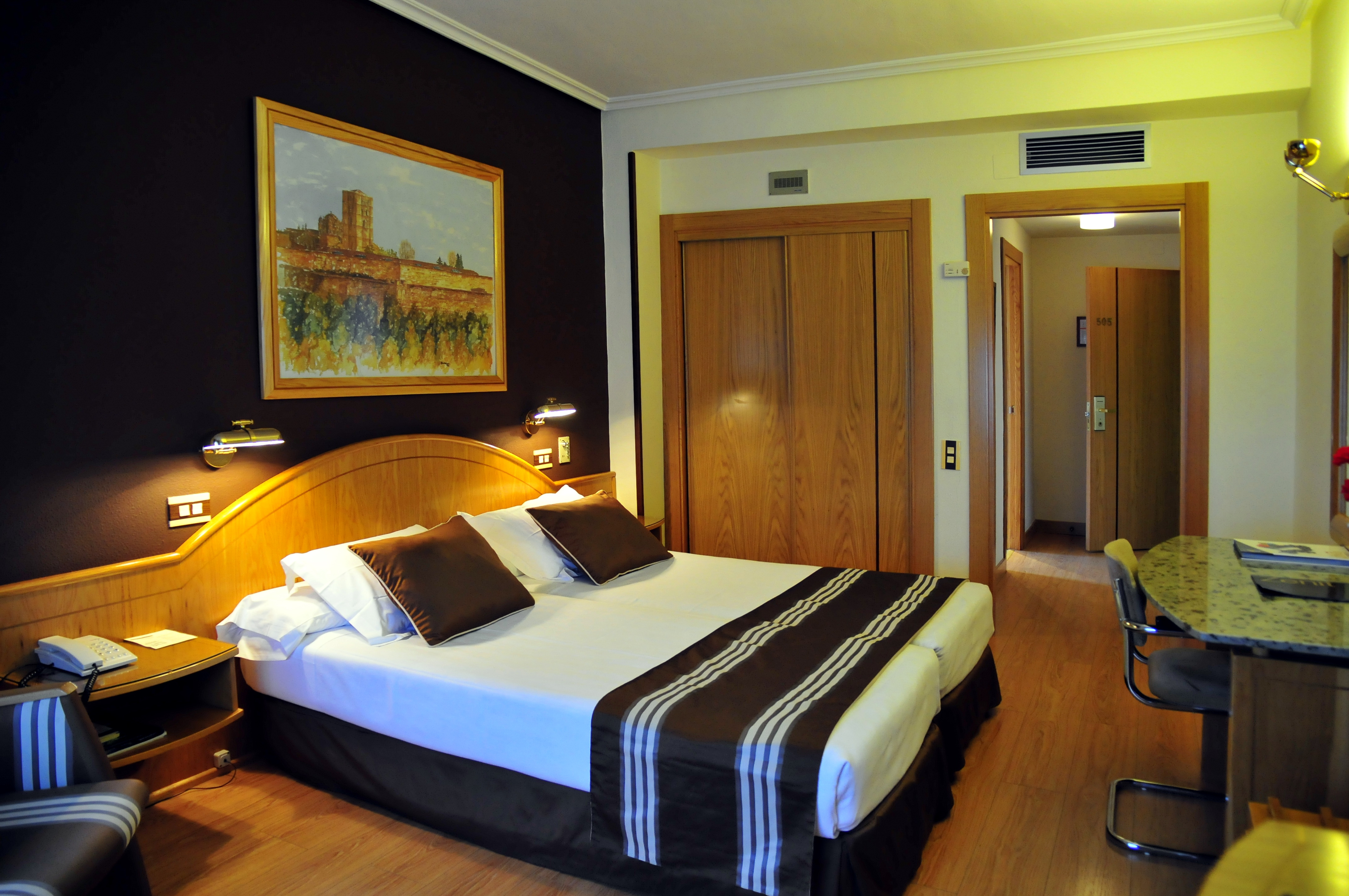 Standard, Double Bed, Zenit Dos Infantas 6/10