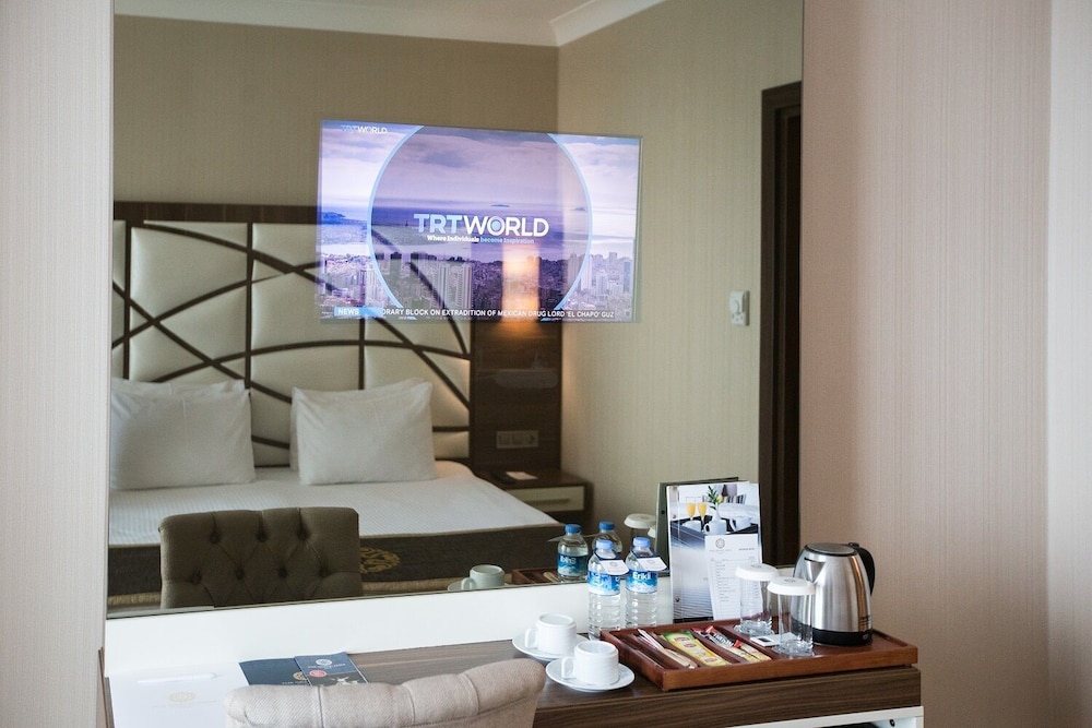 The Grand Mira Hotel 26/50