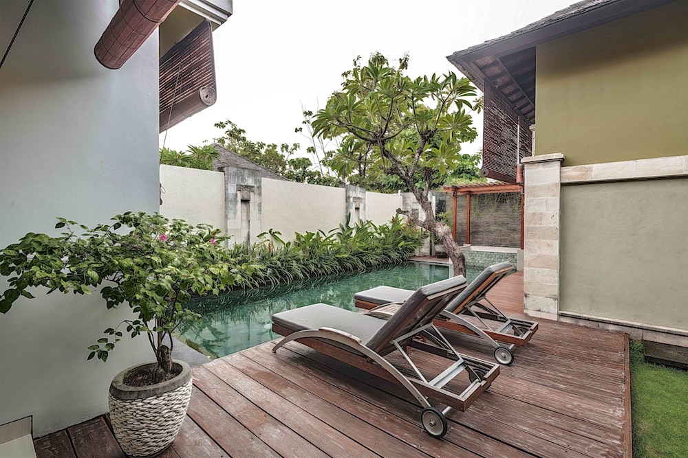 PRADHA VILLAS SEMINYAK 38/63