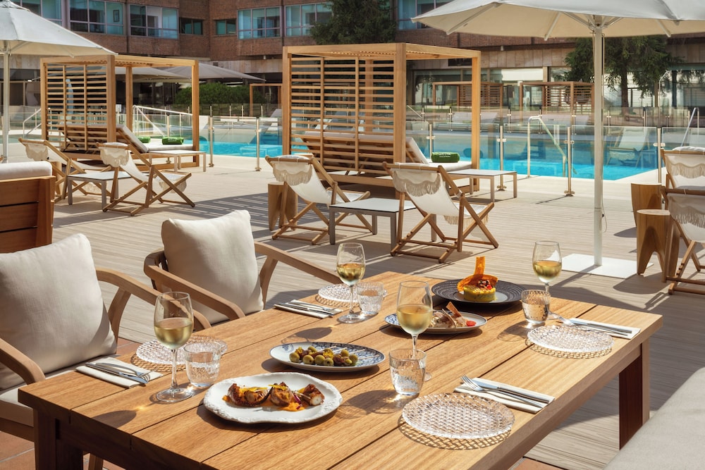 Melia Madrid Barajas 56/75
