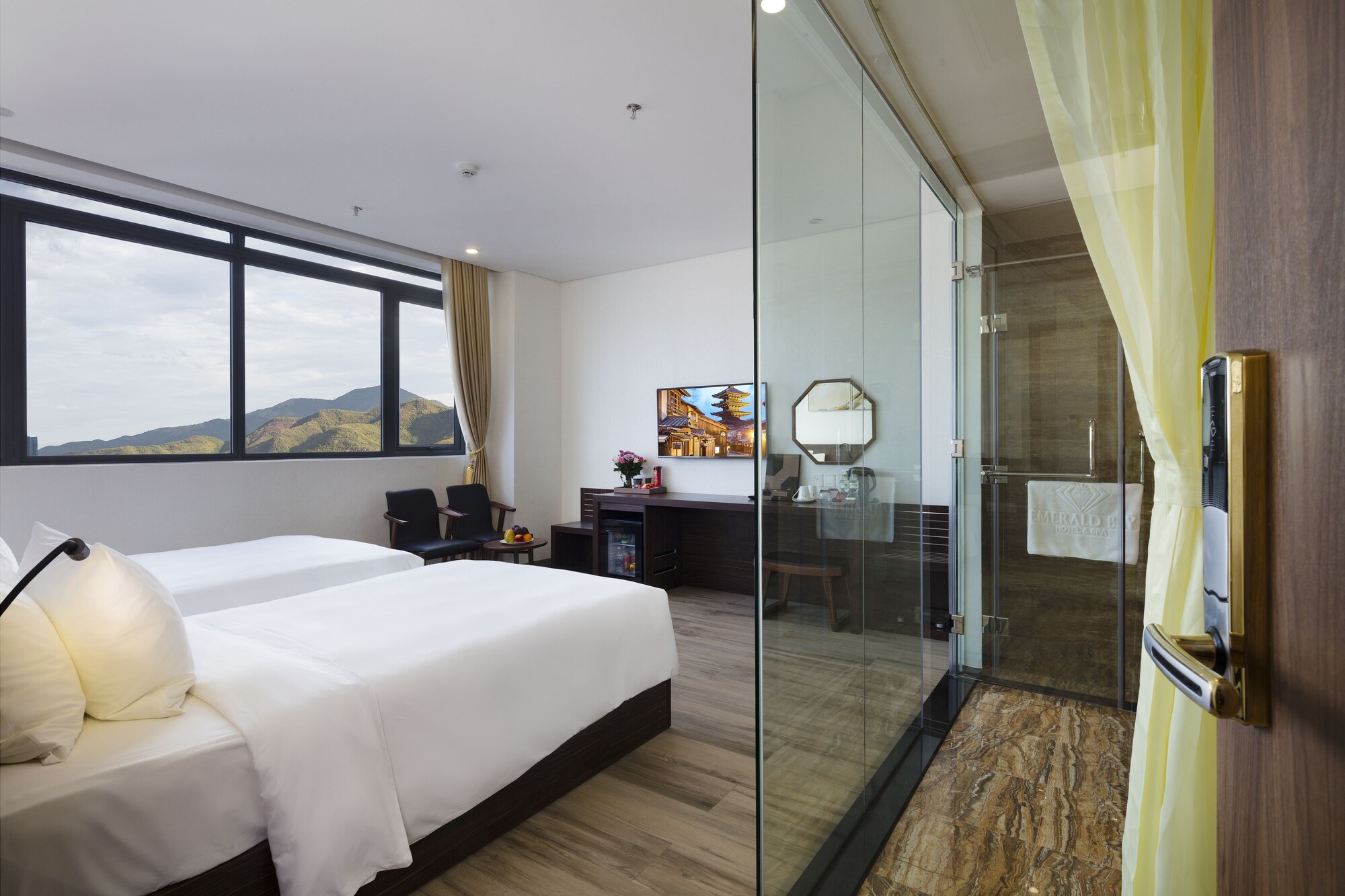 Deluxe Twin City View, Emerald Bay Hotel & Spa Nha Trang 10/10