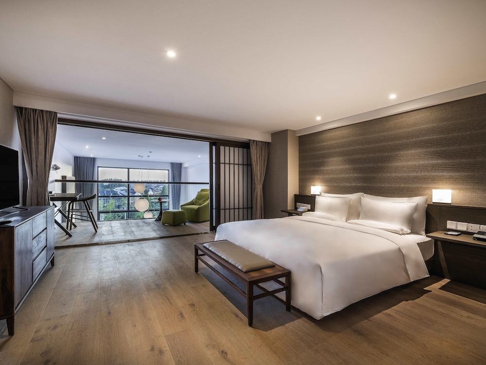 DUPLEX, EXECUTIVE, SUITE, KING BED