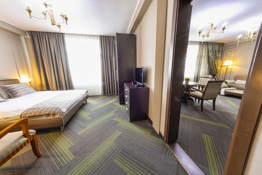 CLASSIC HOTEL 9/31