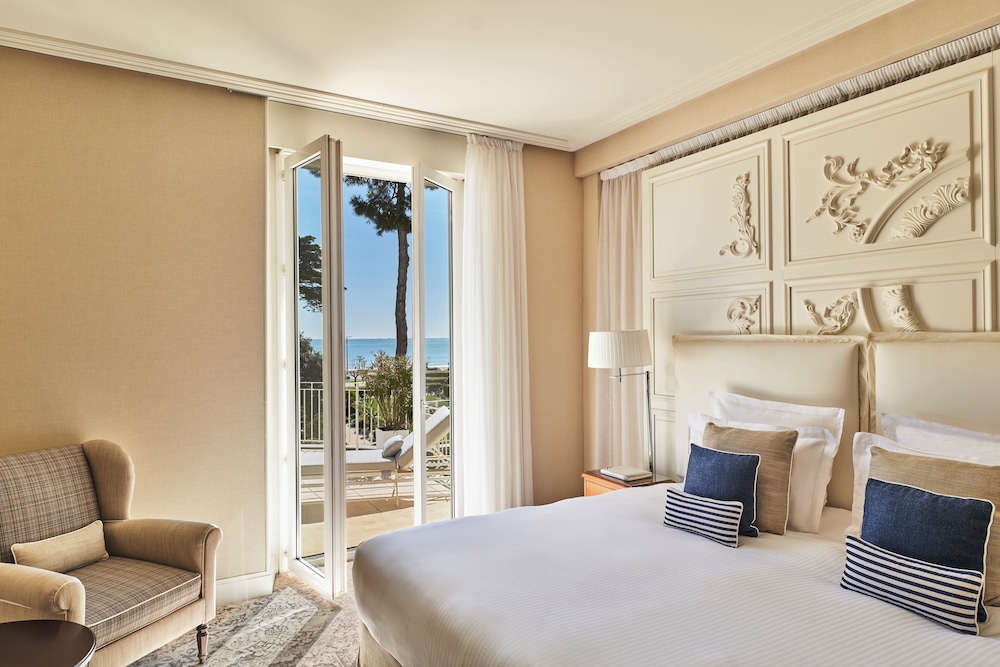 جناح تنفيذي بسرير مزدوج بإطلالة على البحر بشرفة، Hotel Barriere Le Royal La Baule 2/3