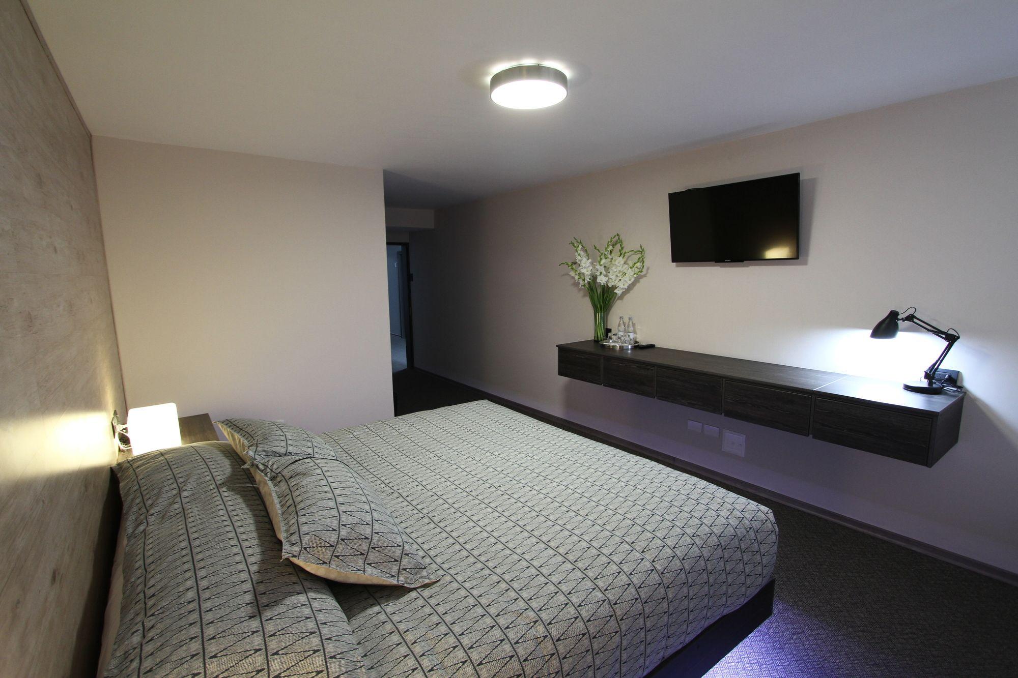 غرفة بسرير كينج، Hotel Viza 4/5