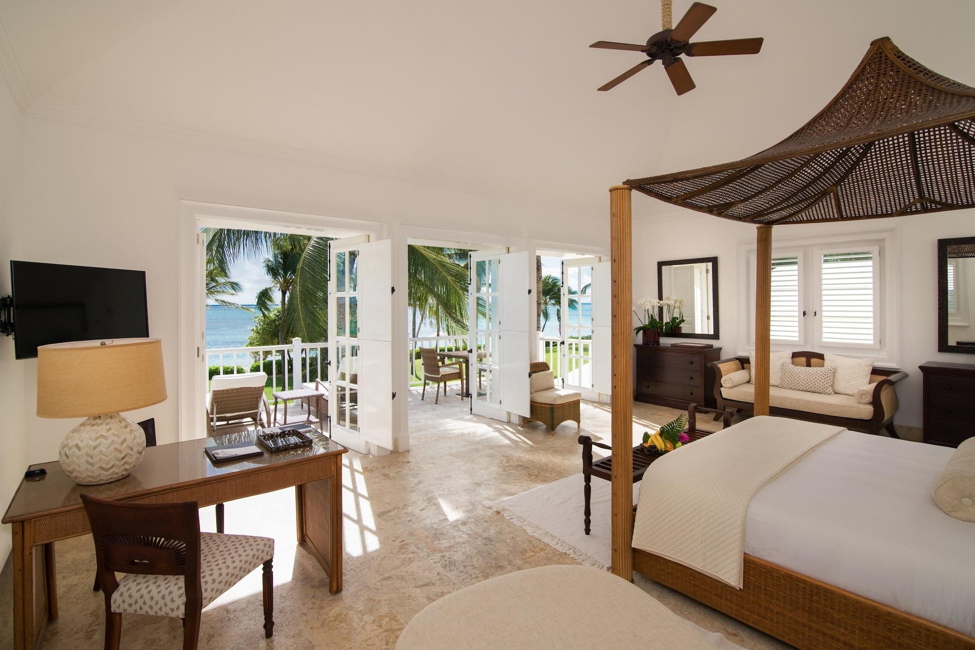 4 Bedrooms, Villa, Beach Front