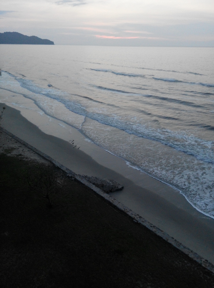 Sabah Beach Villas Suites 54/63