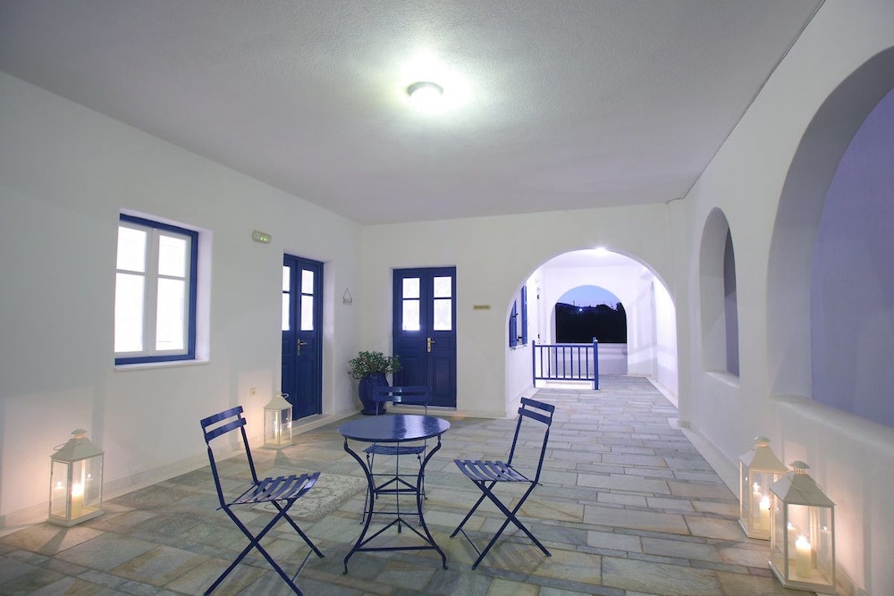 Paros Inn Hotel 28/50