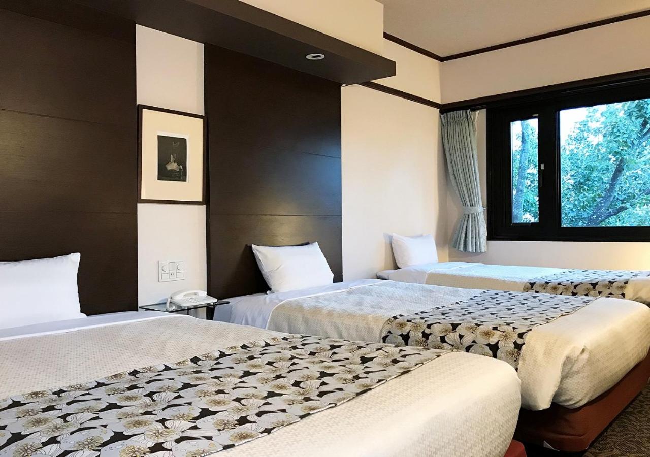 Room, Twin Beds, with Extra Bed, Smoking