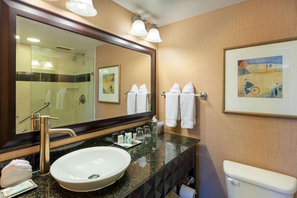 جناح بسريرين مزدوجين بغرفة نوم واحدة، Wyndham Grand Pittsburgh Downtown 3/3