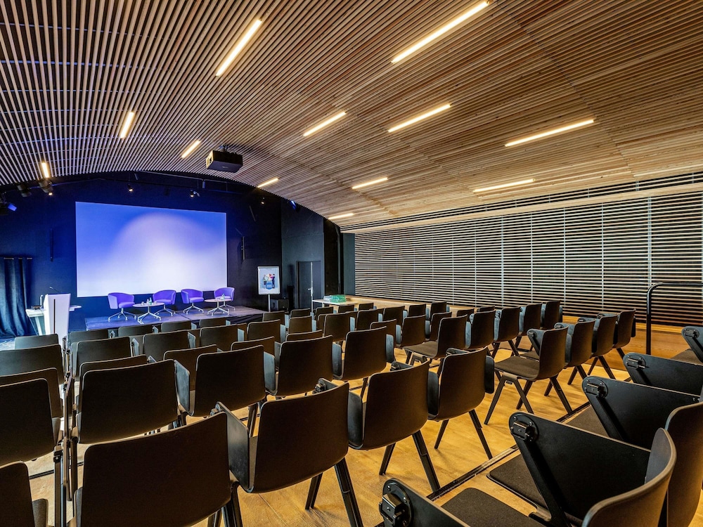 Novotel Annecy Centre 64/74